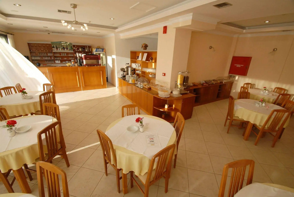 Limanaki Hotel