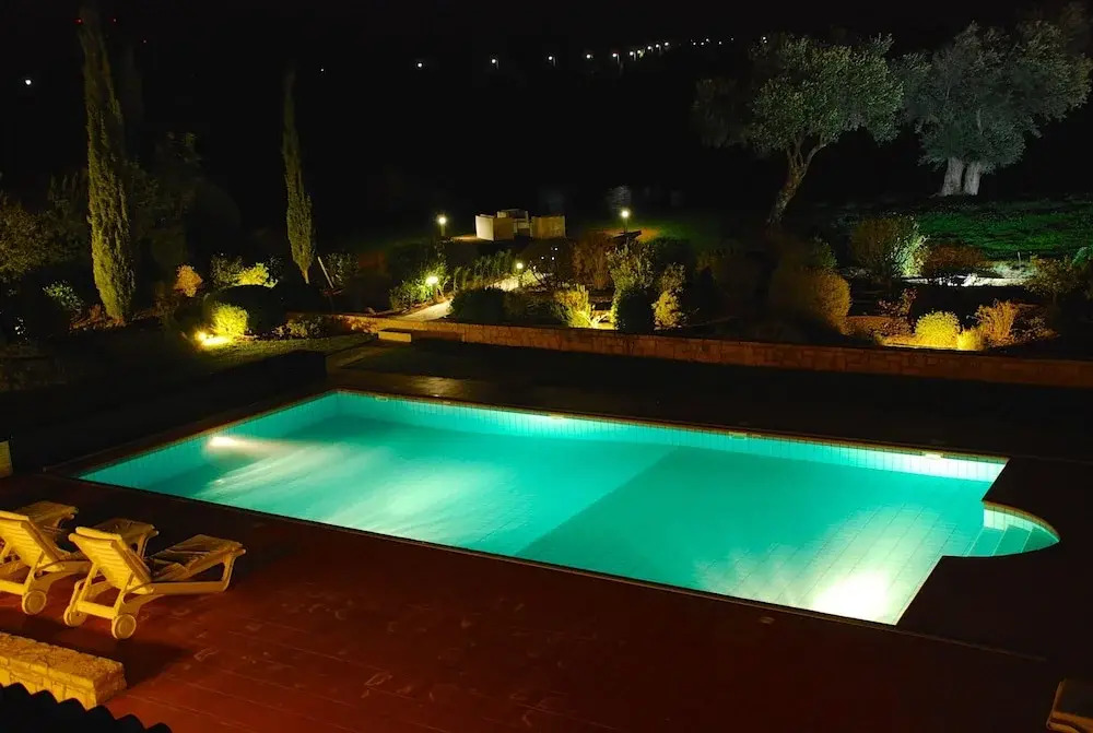 Villa 32 - Limni