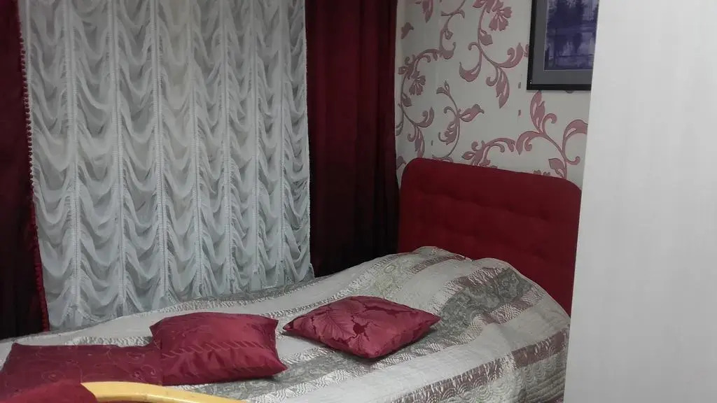 Apartment Red Rose