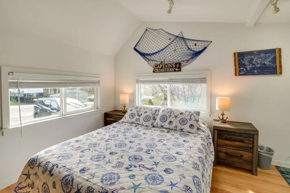 Charming Gold Beach Home < 1 Mi to Rogue River!