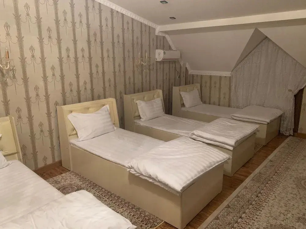 Eleon Hotel - Hostel
