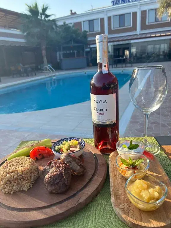 TUNA OTEL