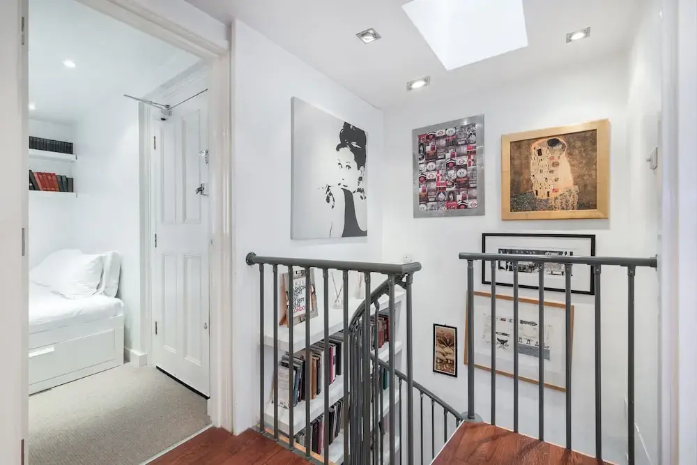 Glamorous Duplex two bed Apartment Minutes Away From Covent Garden Piazza