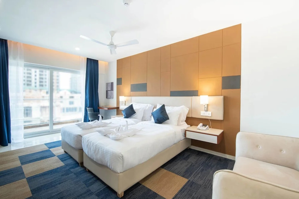 iSuite Hotel Kharadi Pune