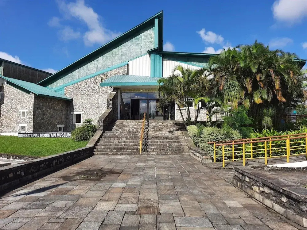Kuti Resort & Spa