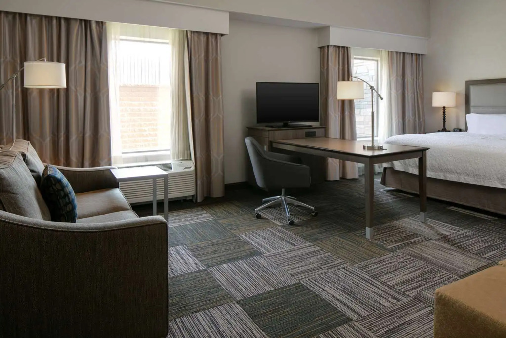 Hampton Inn & Suites-Hudson Wisconsin