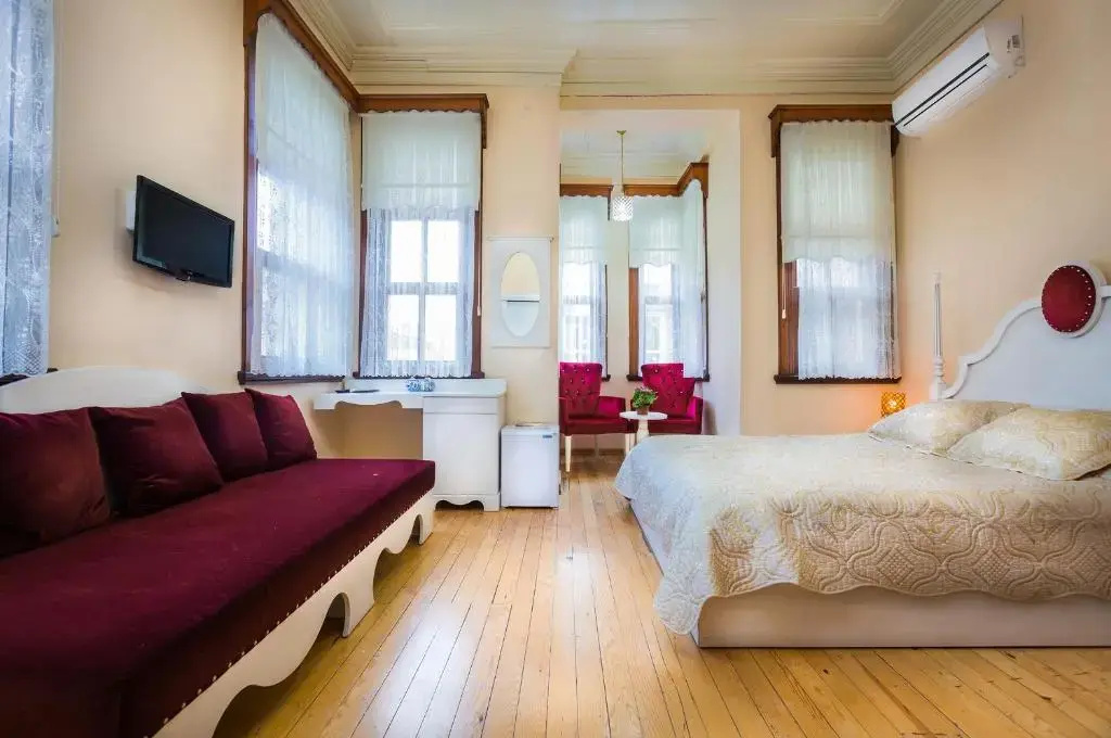 Yalı Hotel