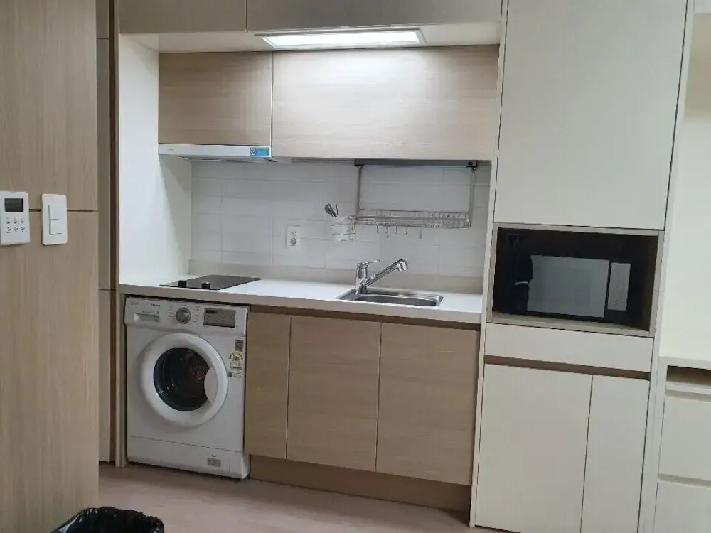 The November Stay in Songdo Honestar