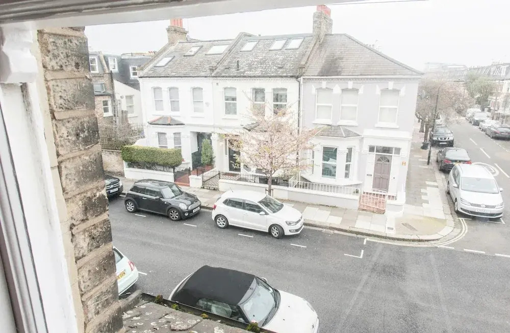 Newly Refurbished, Stylish 1BR Flat in Fulham
