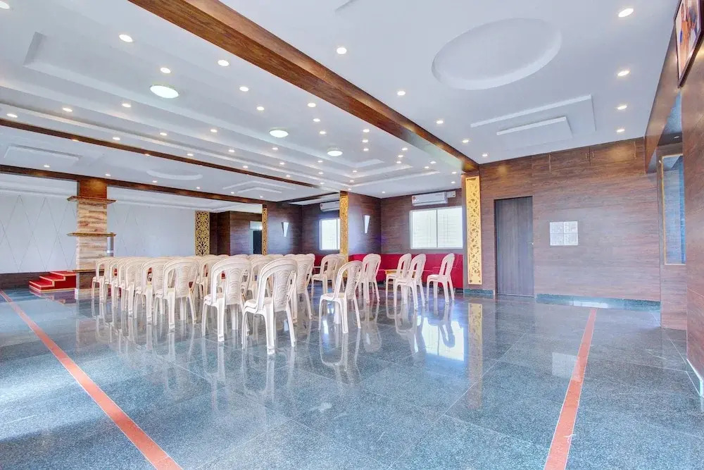 OYO 11724 Chitra Residency Premium