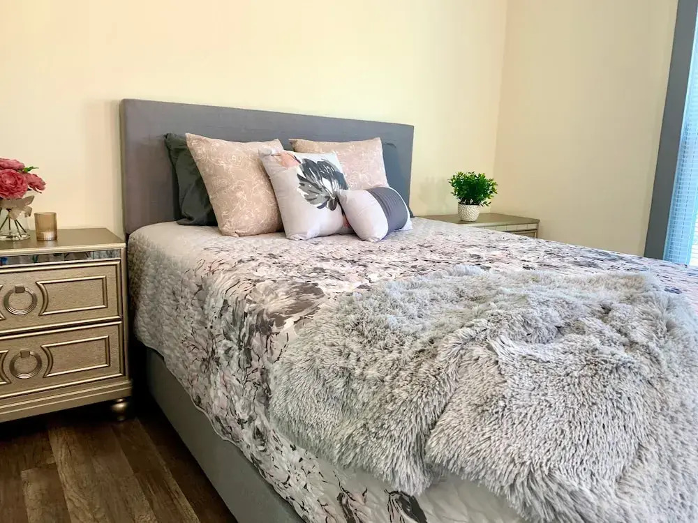 The Southside Villa - With Private Yard & Parking, Near Falls & Casino by Niagara Hospitality