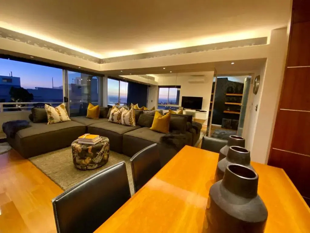 Clifton YOLO Spaces – Clifton Beachfront Executive