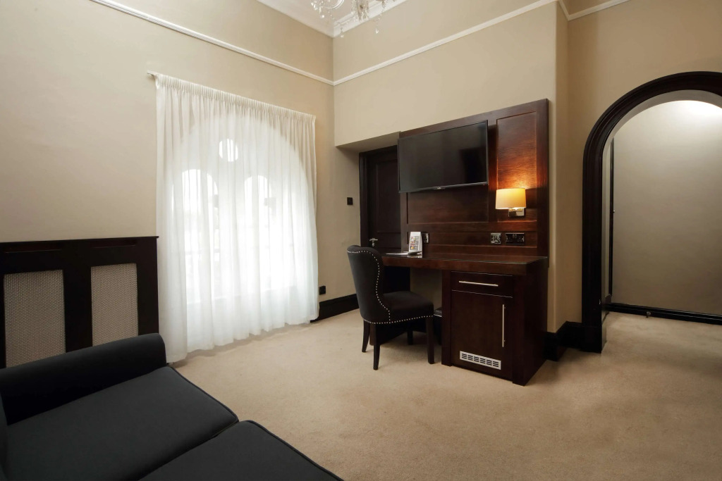 The Victoria Hotel, Bradford by Sunday