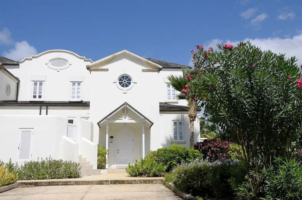 "this Beautifully Decorated 3 Bedroom 3 Bathroom Duplex Villa"