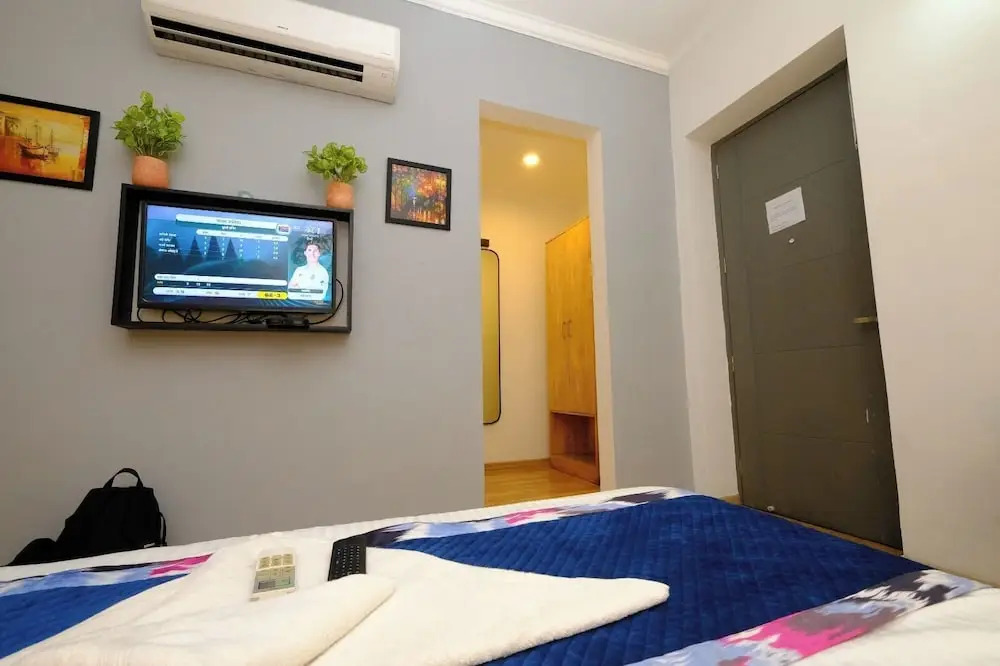 Lime Tree Premier Near Medanta Medicity