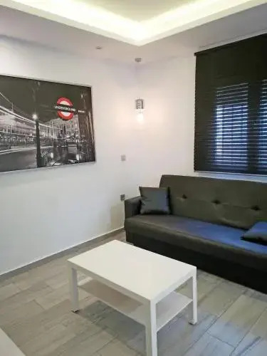 Conil Red-Black Apartment
