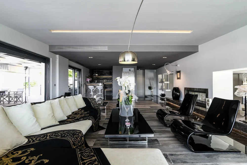 Luxury Beachfront Villa Selenia Platinum in Sounio