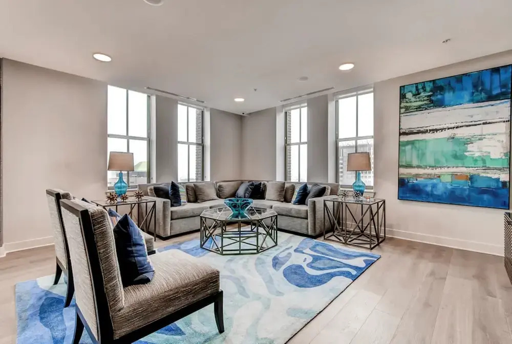 Global Luxury Suites at Light Street