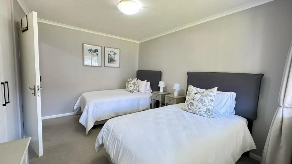 The Paper Fig House - greenpoint mews 17