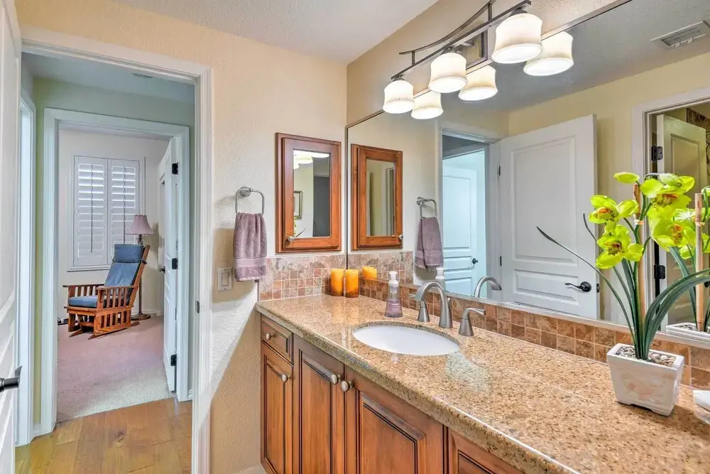 Pool, Balcony & Golf Course Views: Scottsdale Gem