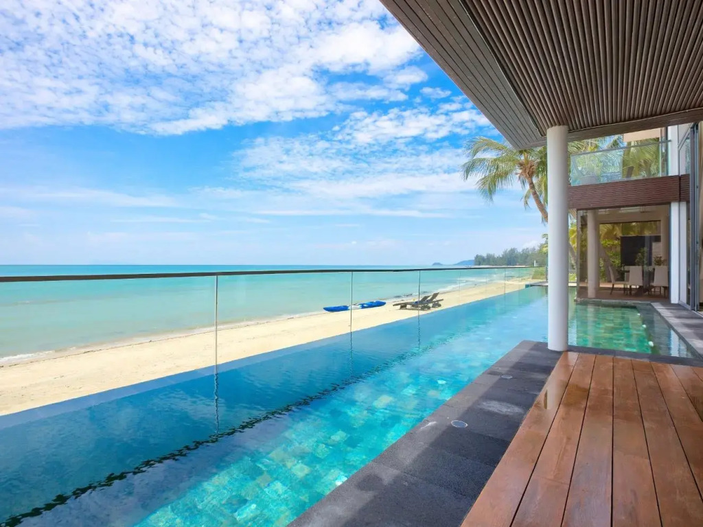 Villa U - 3BR Beachfront Haven