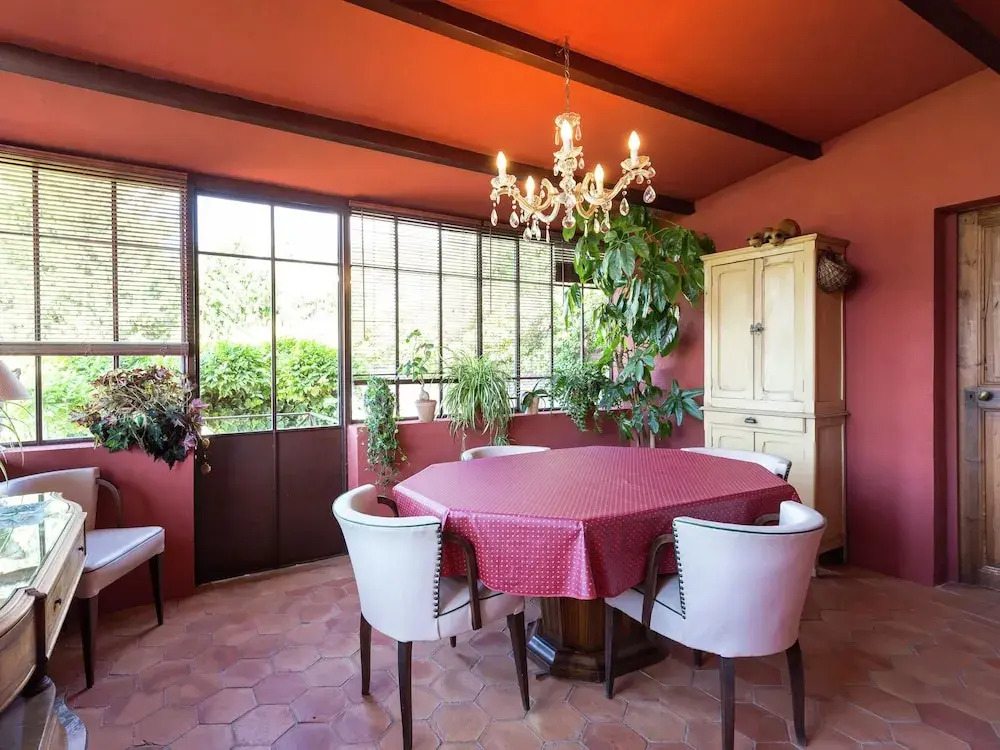 18thC perfumers home, heated pool & view