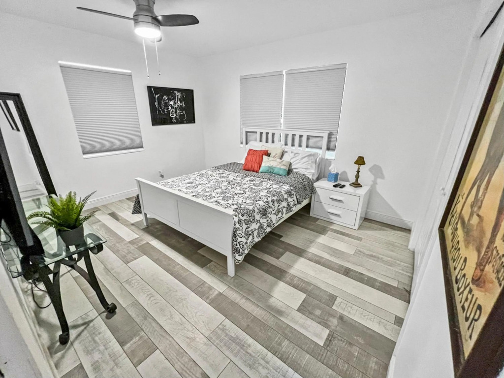 Tropical 2-Bedroom Apartment in Key West-like Home