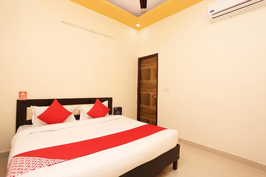 OYO 28867 Hotel Rock Star