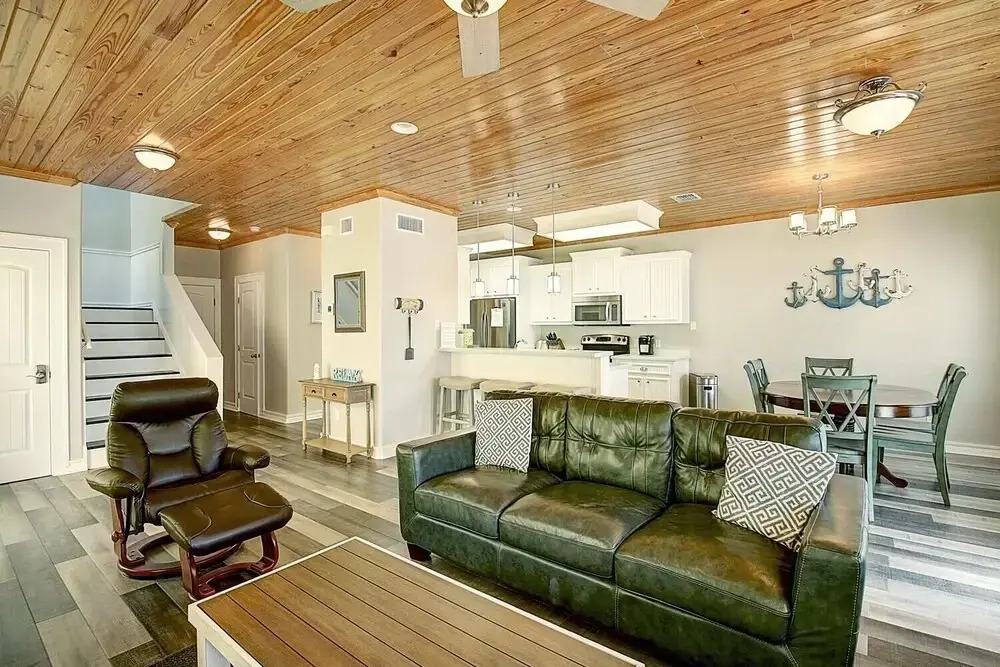 Follow the Sun Vw22 3 Bedrooms 2.5 Bathrooms Home