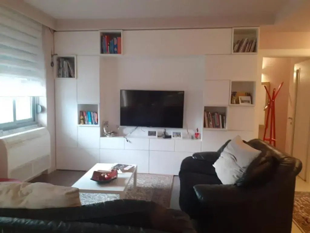 Lake View Apartment