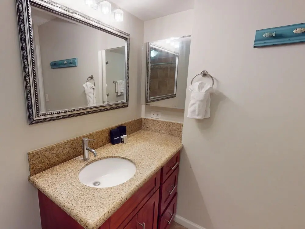 Tower 1 Suite 2507 - Qqp 1 Bedroom Apts by Redawning