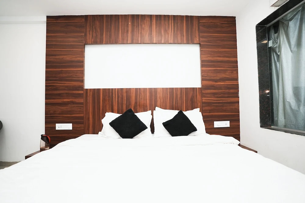 Hotel Sai Executive Near Holy Cross Church Mahabaleshwar