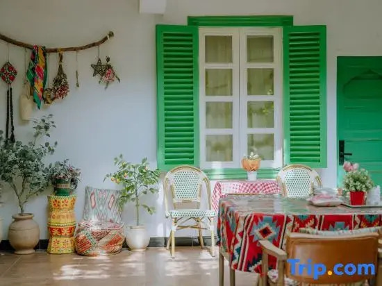 Muse Cafe Guesthouse