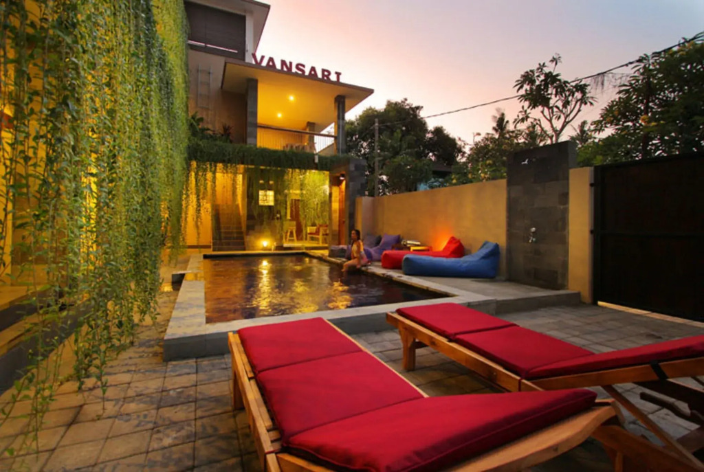 Vansari Hotel