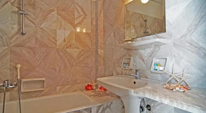 Alex Hotel