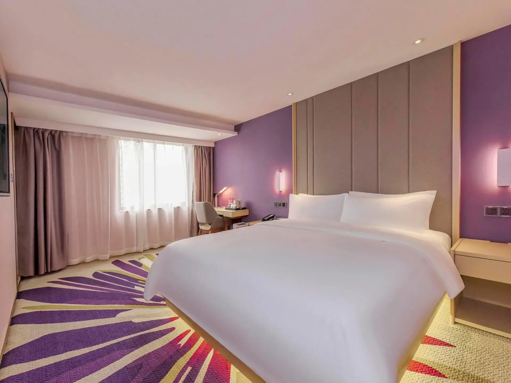 Lavande Hotel (Chongqing Yangjiaping Pedestrian Street Metro Station)
