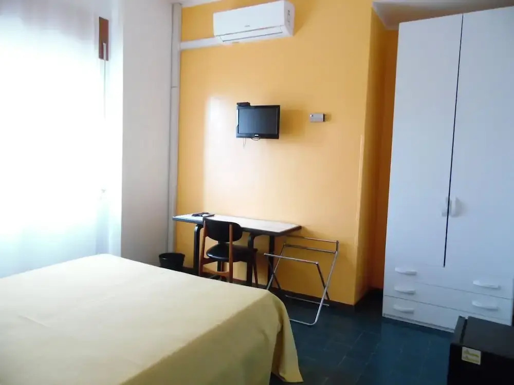 Siris Hotel