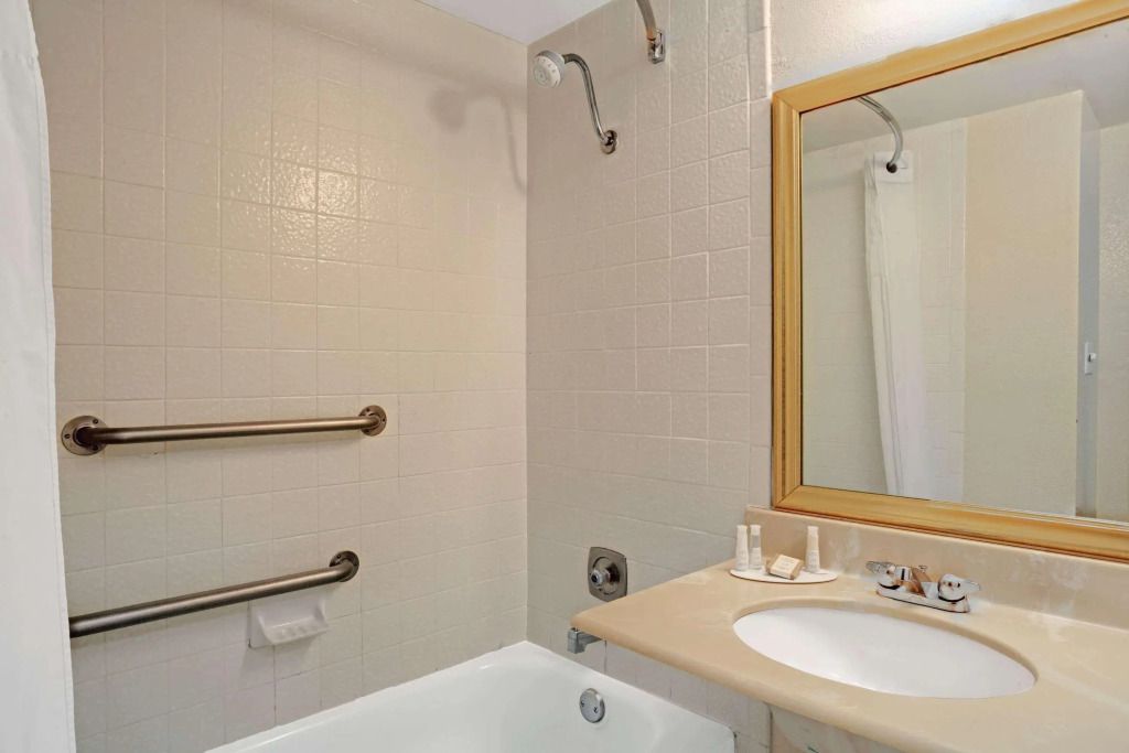 Baymont Inn & Suites