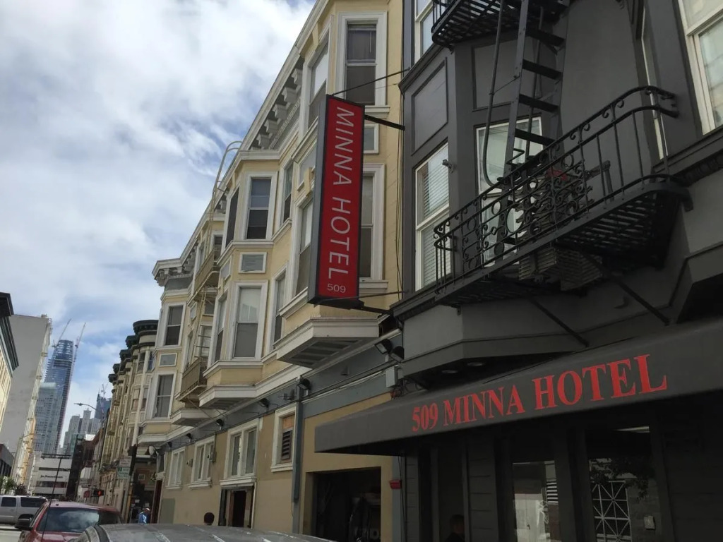 The Pontiac Hotel & Hostel