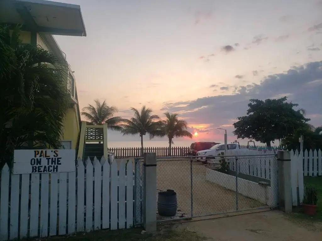 Pal's on the beach - Dangriga, Belize