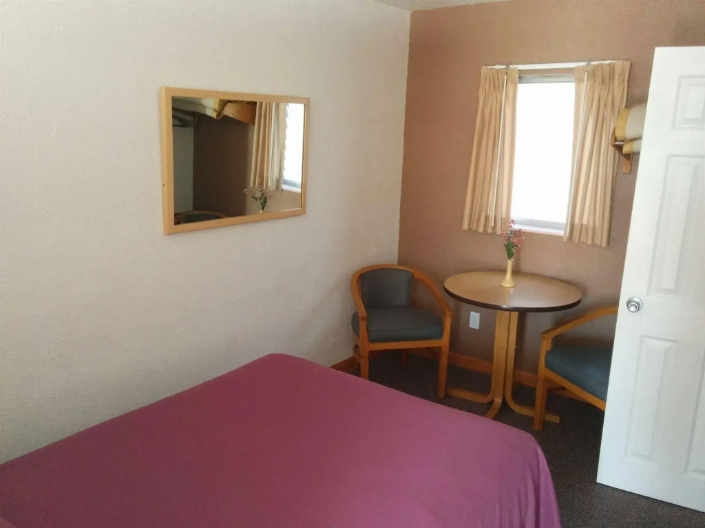Pink Champagne Boutique Motel