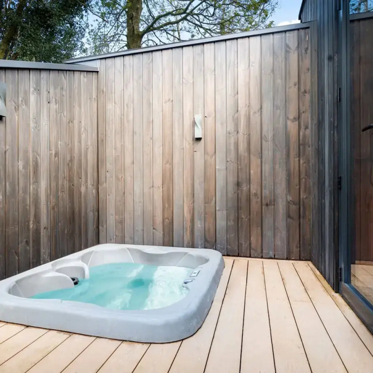 Fawns Keep - Hot Tub and Sauna Retreat