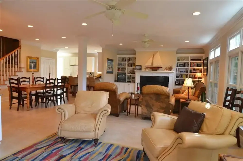 Beach  4 Bedroom Home