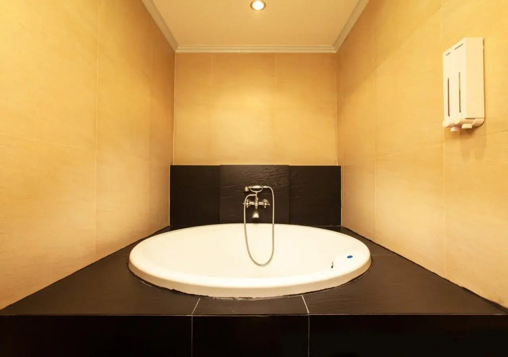 Q Hotel