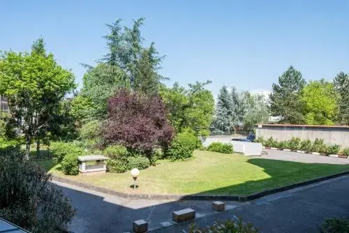 19Sisley