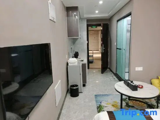 Tropical International Apartment (Guangzhou Baiyun Airport Qingtang Subway Station)