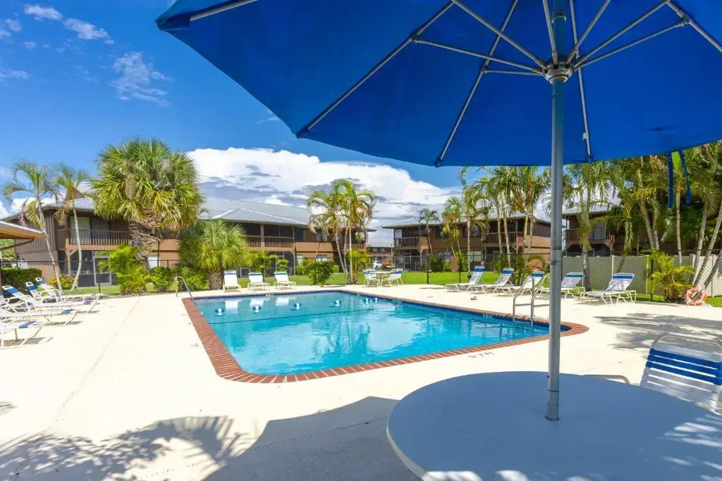 Bass & Sun Condominium 2/2 Bedroom