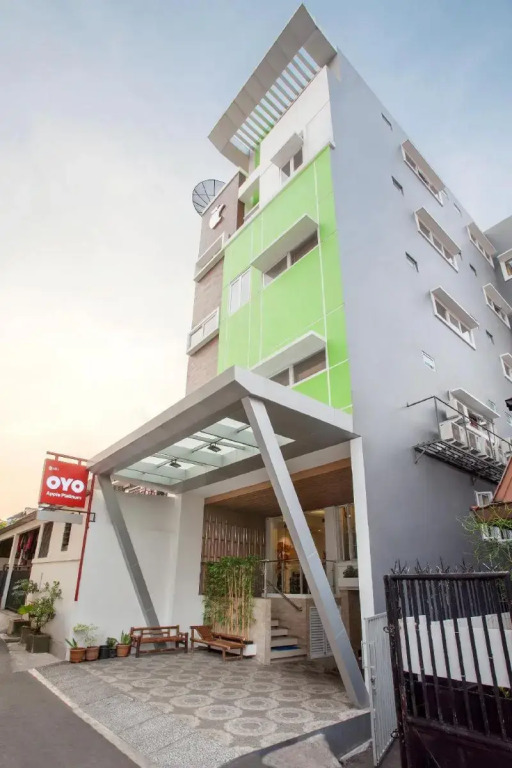 SUPER OYO Flagship 101 Apple Platinum