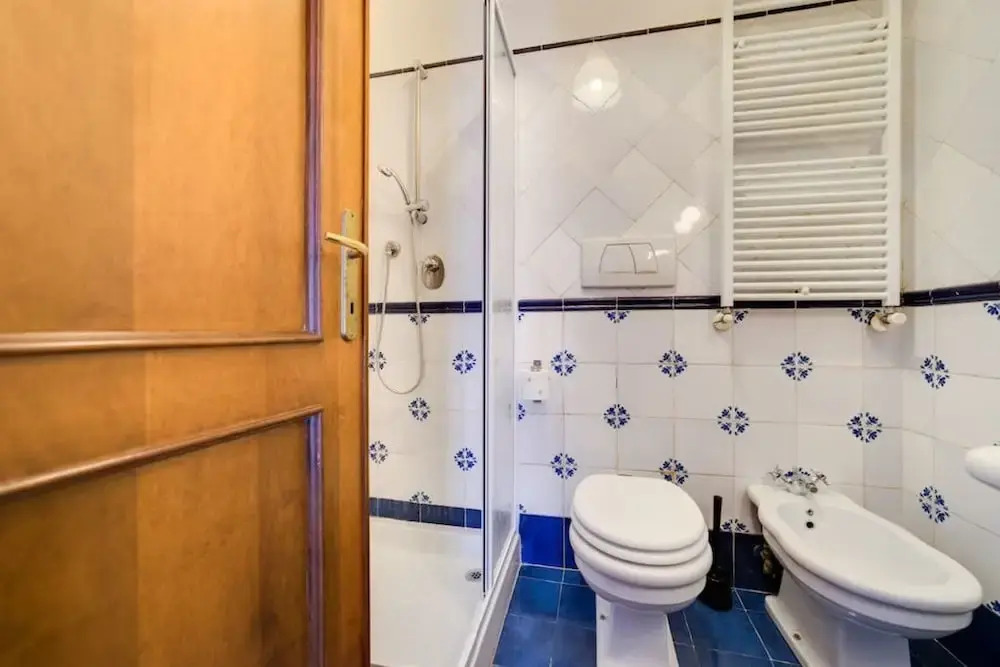 Modern & Charming 3 bed Flat in Central Location