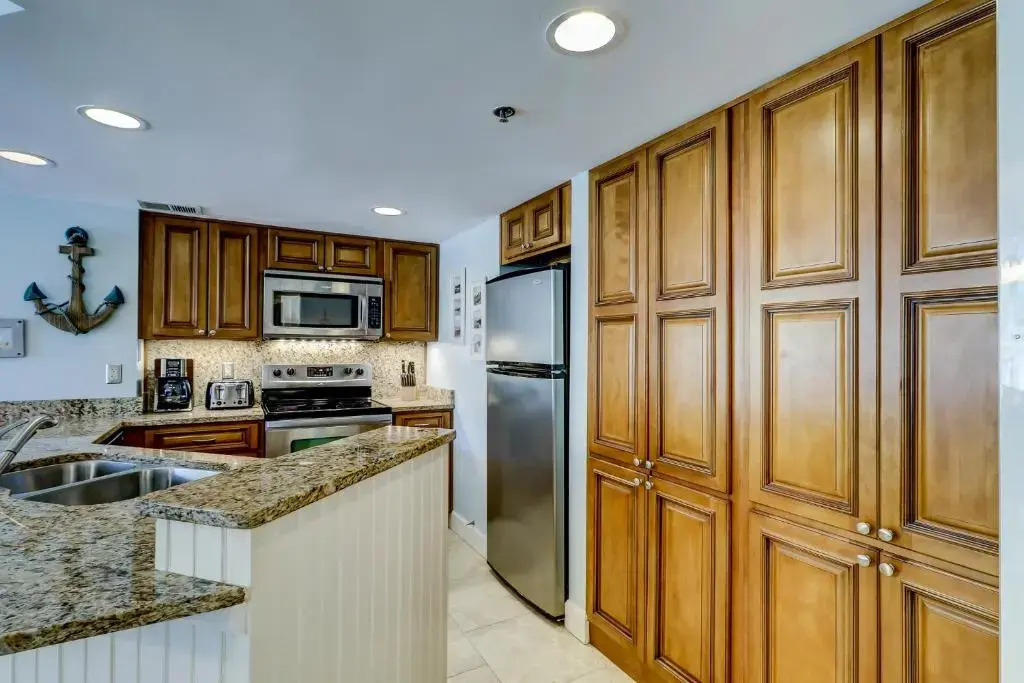 Wonderful Luxury Updated Villamare with Pool Bikes & Beach Gear included